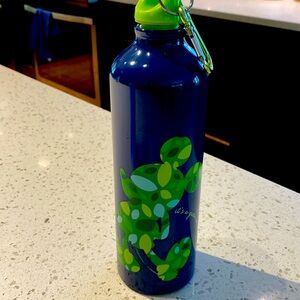 Disney water bottle featuring Mickey.